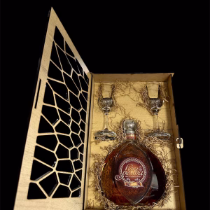 Stara Pesma Dunja 5 godina Gift Box 2 čaše - model saće